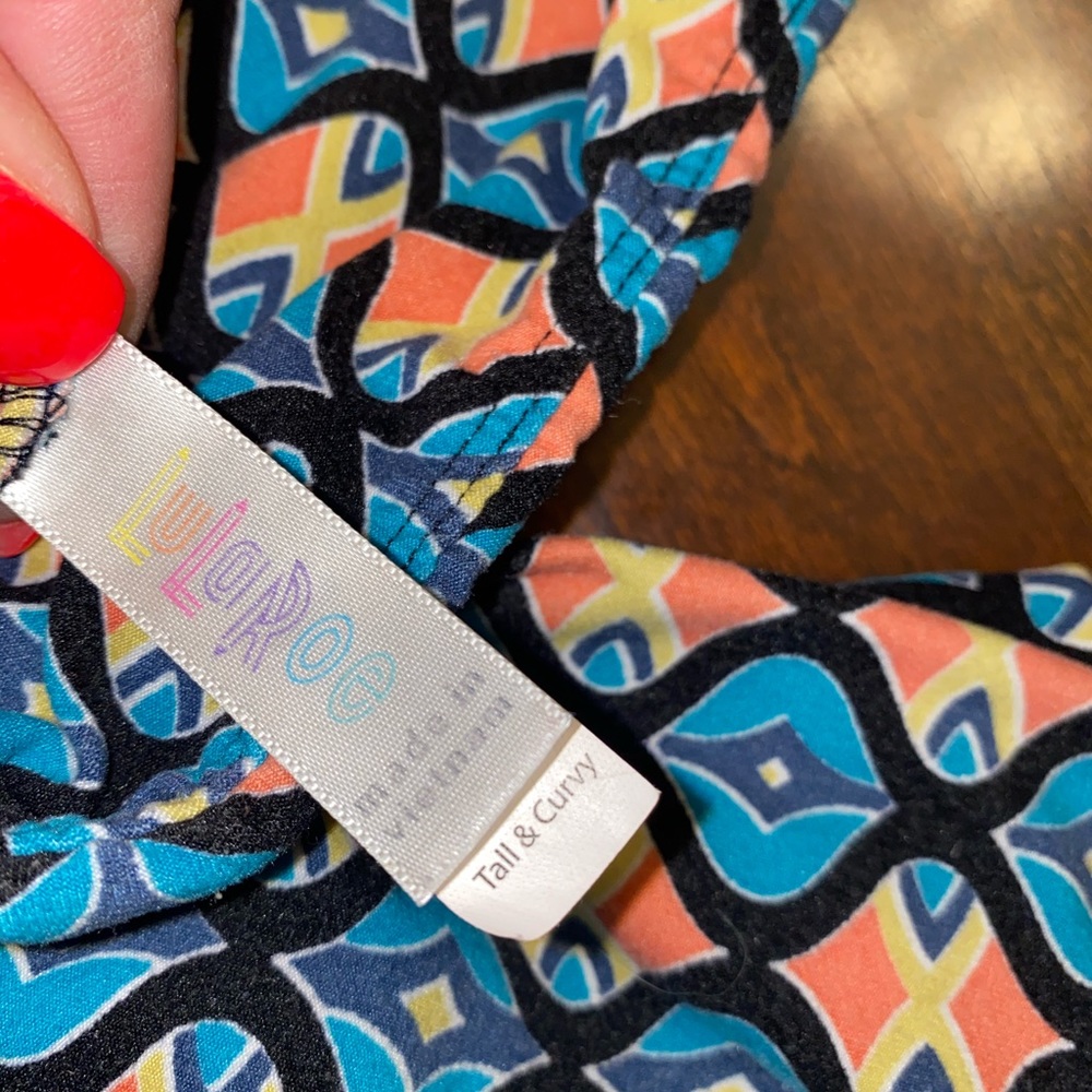 LuLaroe tall and curvy geo leggings